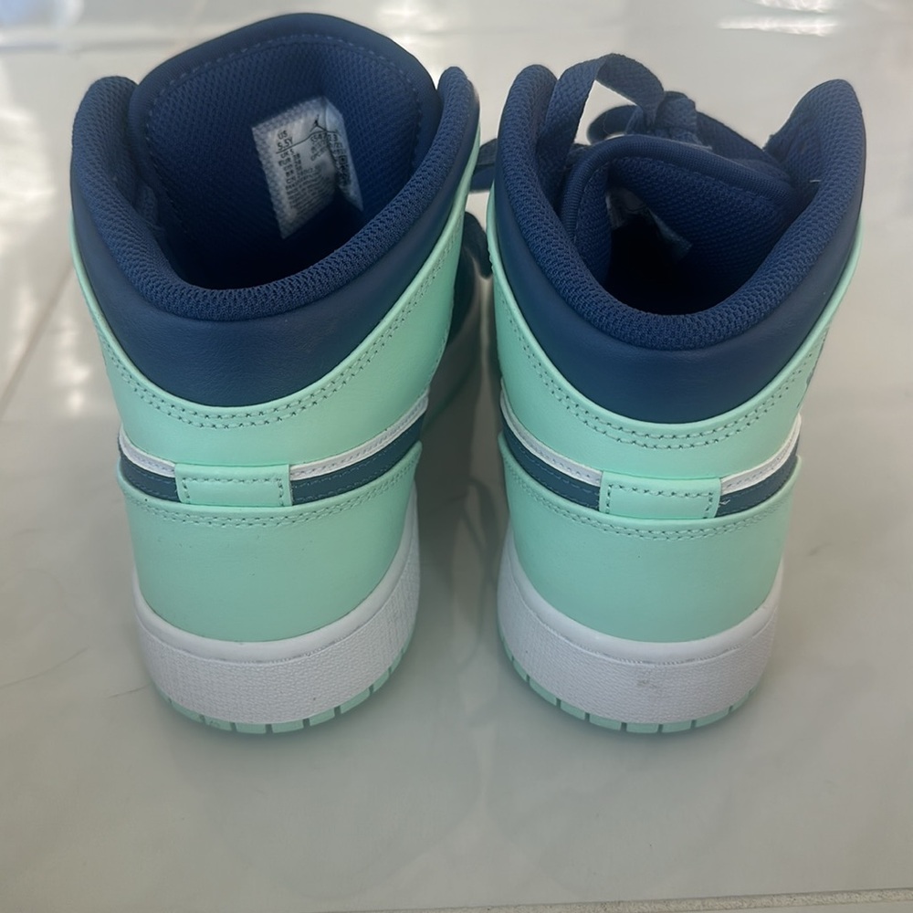 Brand new Nike Air Jordan sneakers, kids size 5.5. Turquoise, navy. Rare! - Picture 5 of 5
